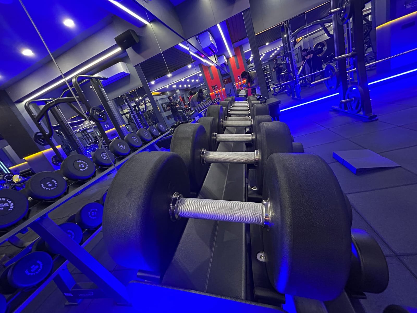Aura Athletic Images